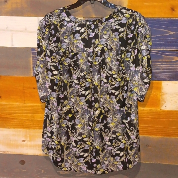 Torrid Floral Black and Green Blouse Top Size 3 - Picture 6 of 8